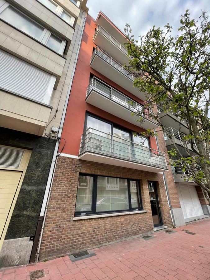 Lovely 2 Bedroom Appartment Near Knokke-Strand Beach Bar Extérieur photo